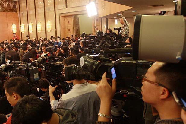全国政协十二届三次会议新闻发布会在人民大会堂一层新.jpg 全国政协十二届三次会议新闻发布会在人民大会堂一层新.jpg