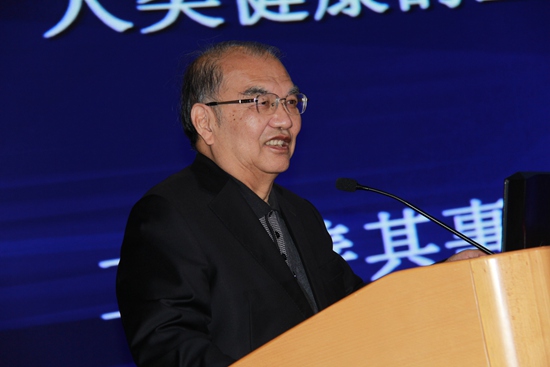 中国工程院院士、复旦大学首席教授王威琪作报告.JPG