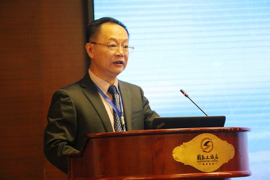 吉林大学生物与农业工程学院院长于海业教授主持23日上午开幕式_副本.jpg