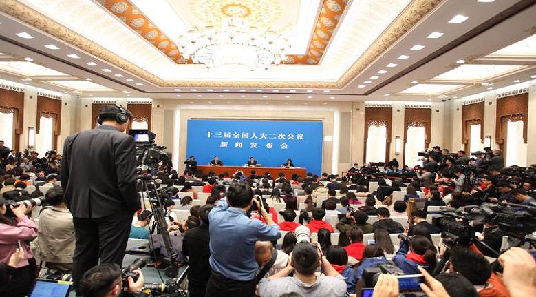 人大发布会.jpg