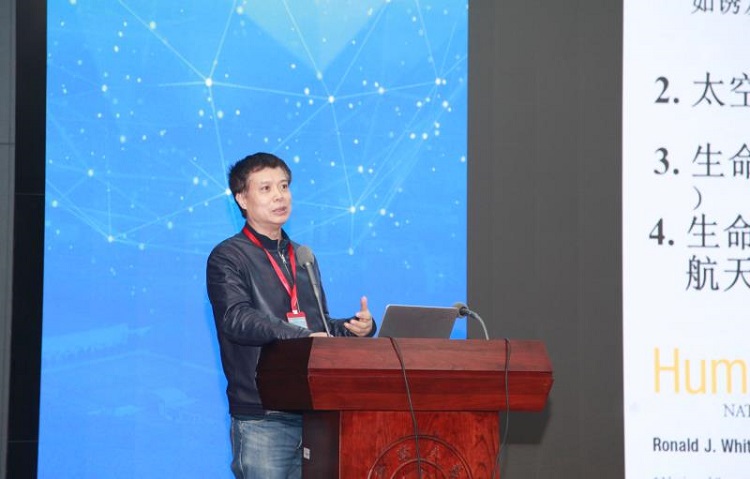 陈宇综.jpg