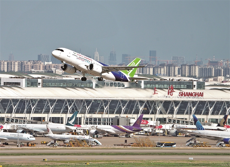 C919飞机高原型完成首次飞行试验 C919飞机高原型完成首次飞行试验